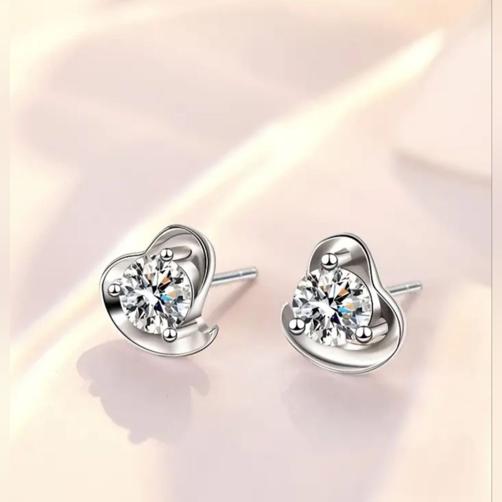 Heart Inlaid Zircon Earrings - Picture 4 of 6